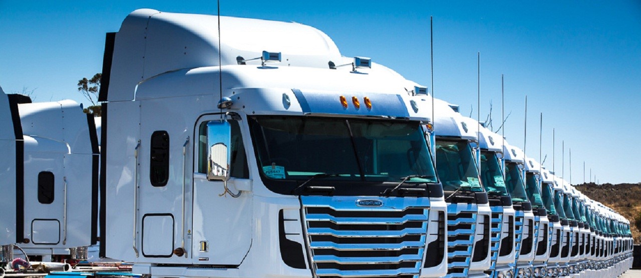LTL and FTL services trucks
